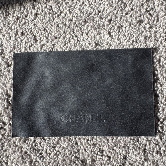 CHANEL Quilted Sunglass Case & Cleaning Cloth Black - Picture 12 of 15